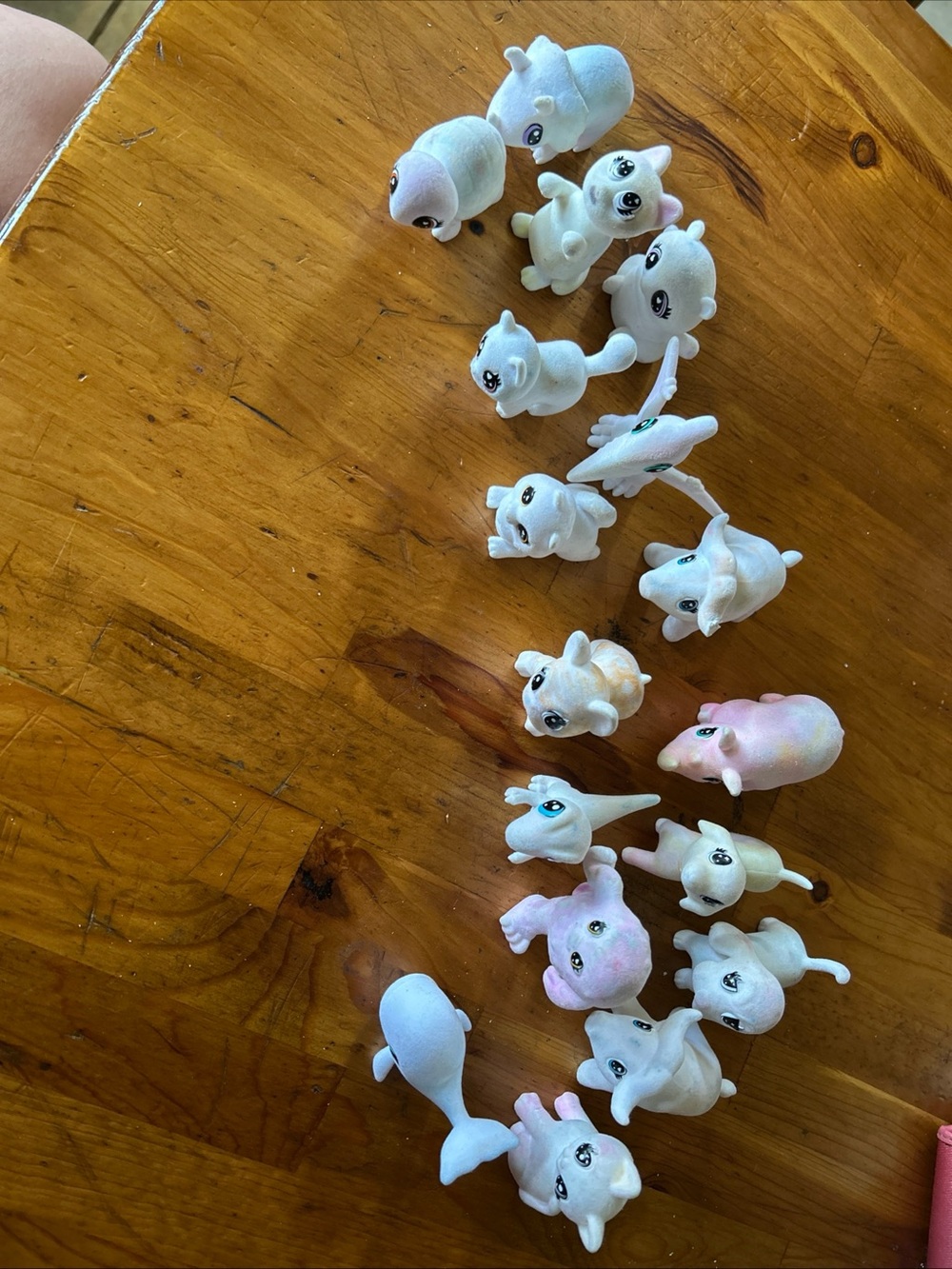 Crayola Pastel White and Light Pink Small Pet  colorable Figurine Lot of  17